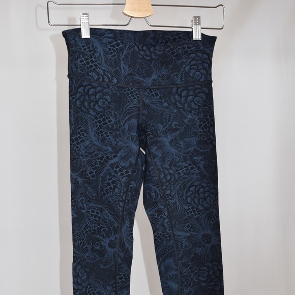 Lululemon Tights Size 2 - Picture 2 of 5